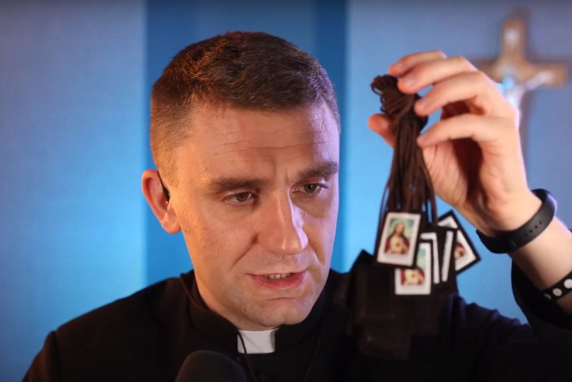 Szkaplerz – skarbiec łask i bilet do nieba!