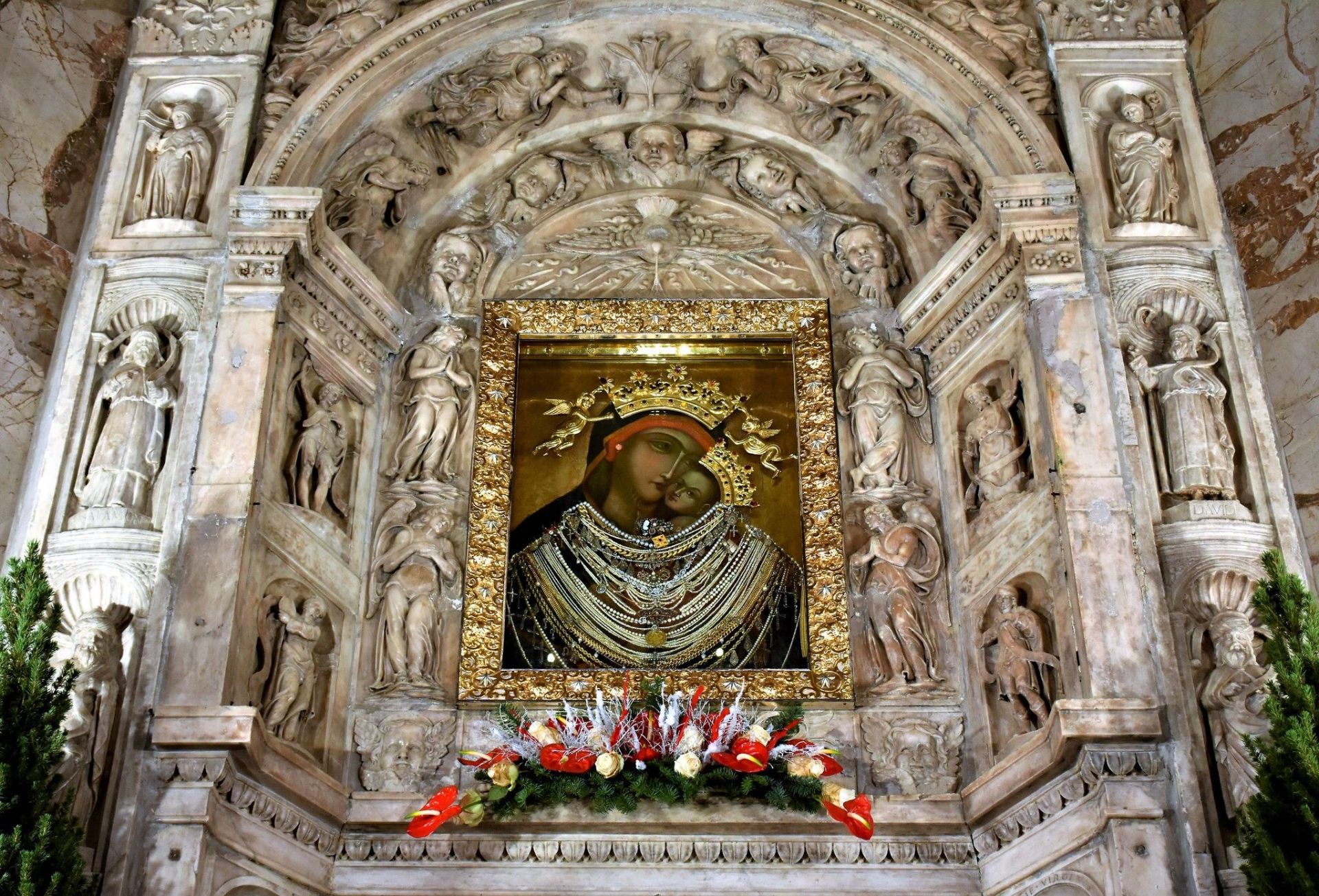 150. rocznica koronacji wizerunki Maryi "La Bruna"