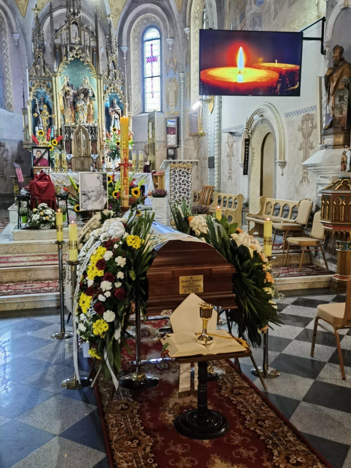 Pogrzeb ks. bpa. Jana Szkodonia w Chyżnem - relacja i zdjęcia